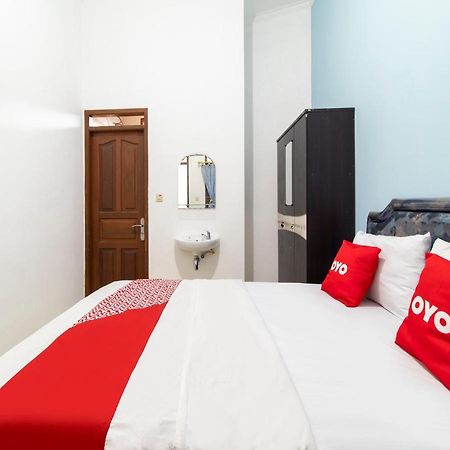 Oyo 3908 Fenway Kostel Hotel Bandung Ngoại thất bức ảnh