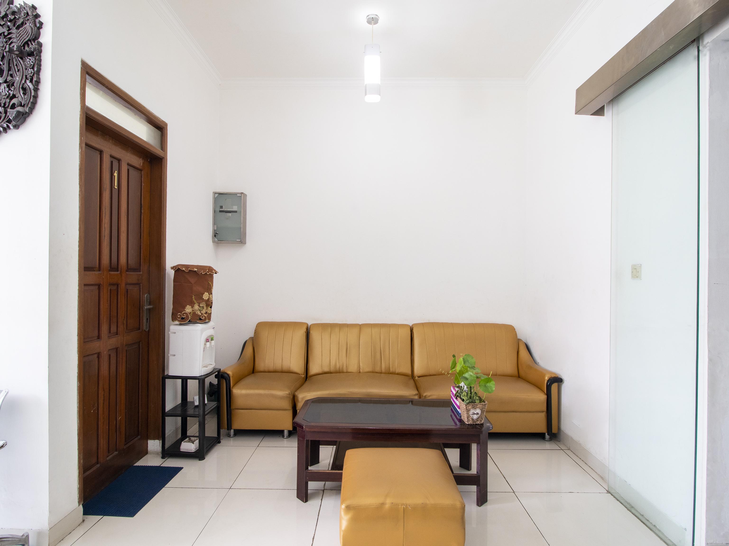 Oyo 3908 Fenway Kostel Hotel Bandung Ngoại thất bức ảnh