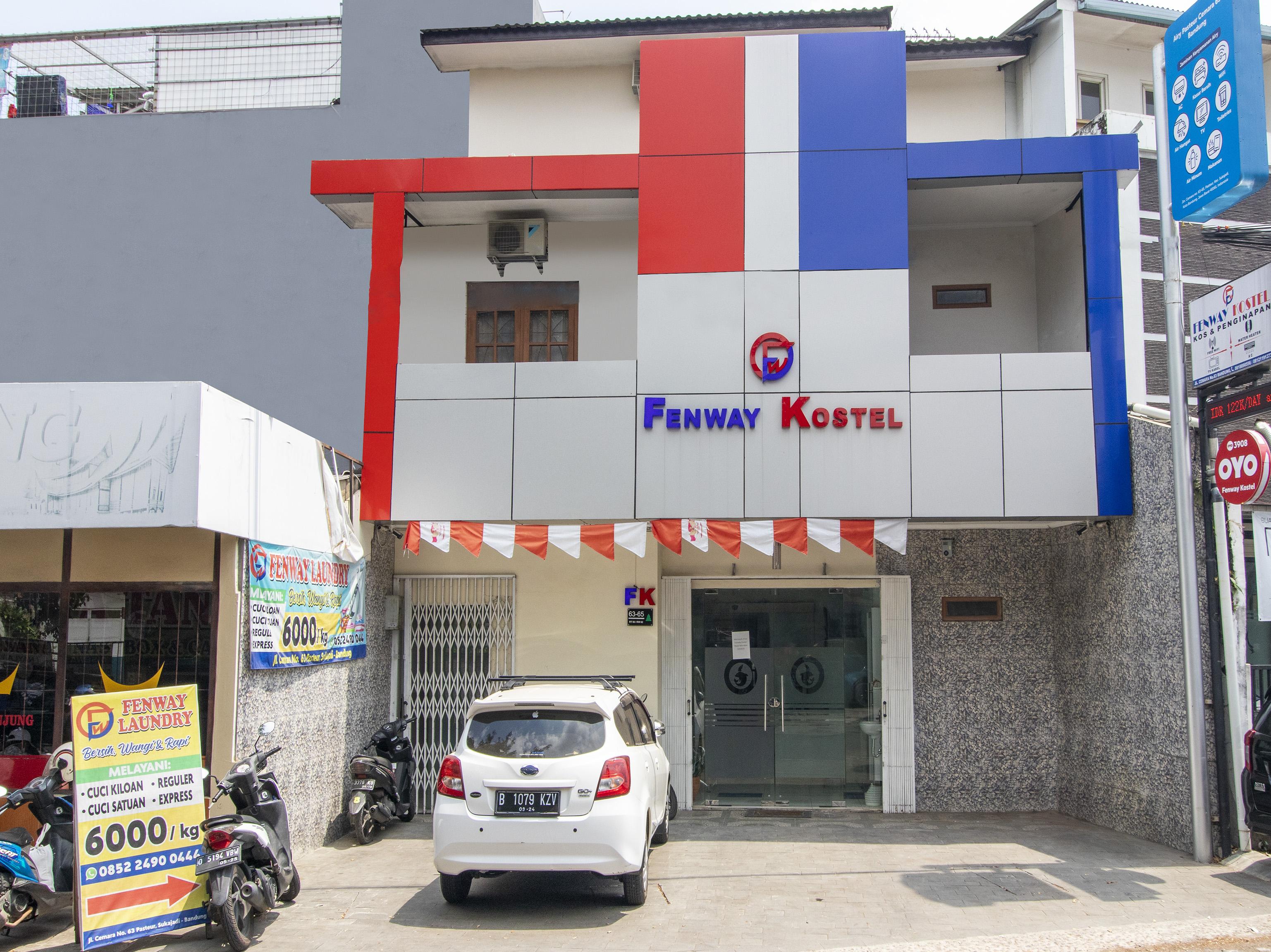 Oyo 3908 Fenway Kostel Hotel Bandung Ngoại thất bức ảnh