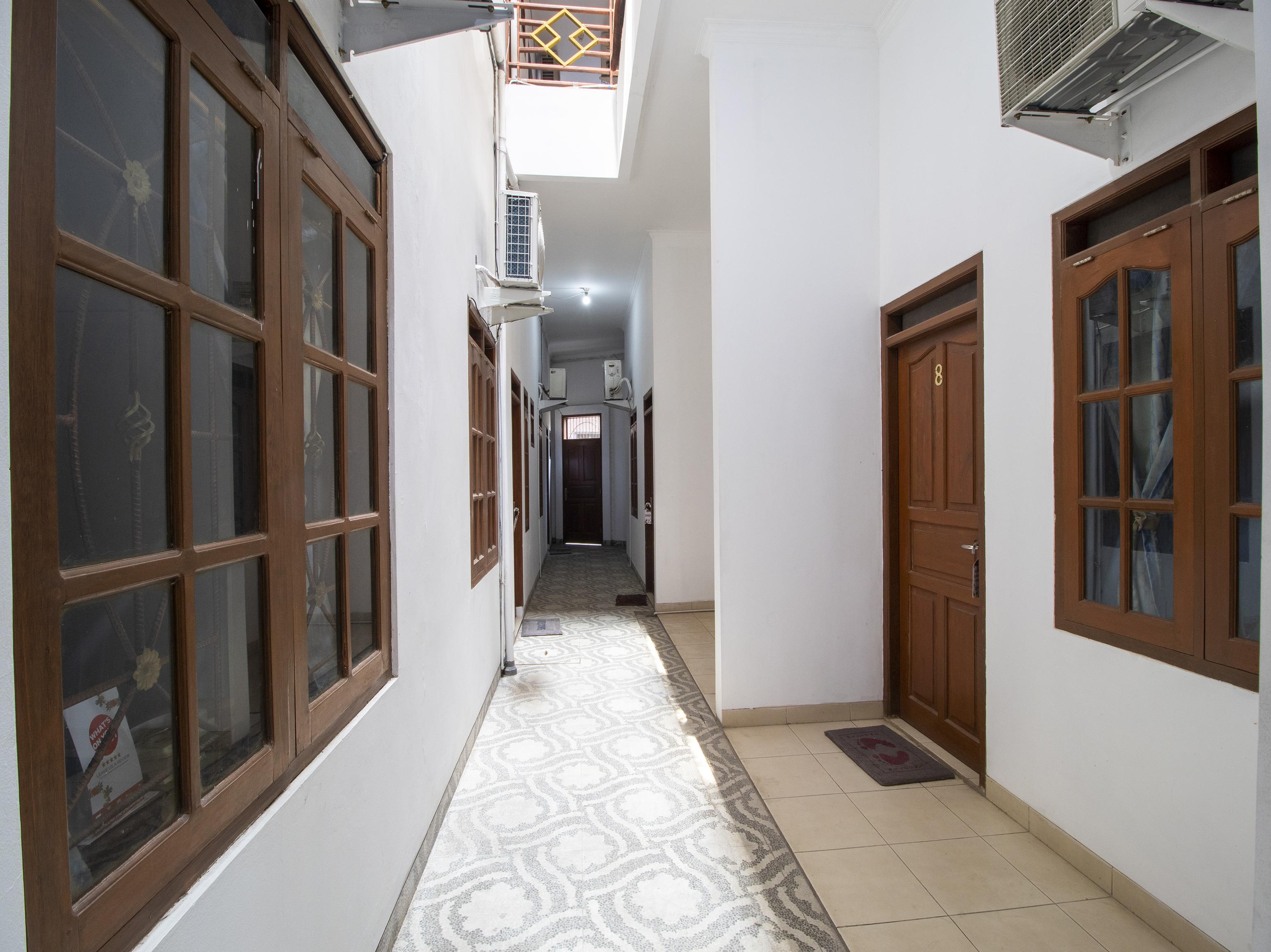 Oyo 3908 Fenway Kostel Hotel Bandung Ngoại thất bức ảnh